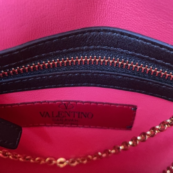 Valentino Garavani Close Up Flap Bag - Picture 10 of 12